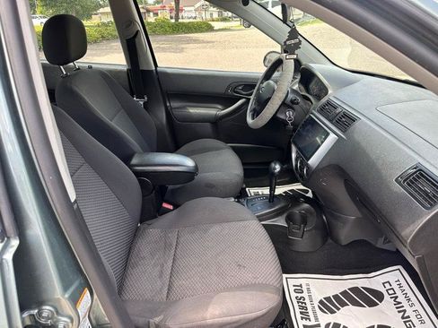 Used 2005 Ford Focus SES FWD image 16