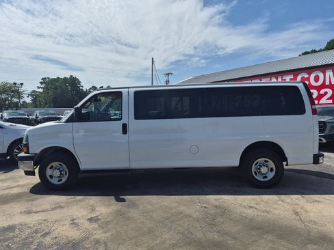 Used 2023 Chevrolet Express 3500 LT w/ LT Preferred Equipment Group RWD image 8