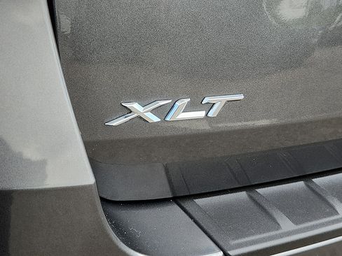 Used 2020 Ford Explorer XLT w/ Equipment Group 202A AWD/4WD image 31