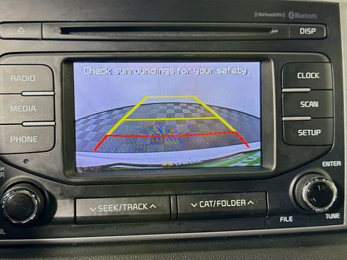 Used 2017 Kia Sportage LX image 19