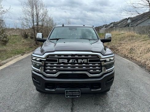 Used 2025 RAM 2500 Limited AWD/4WD image 3