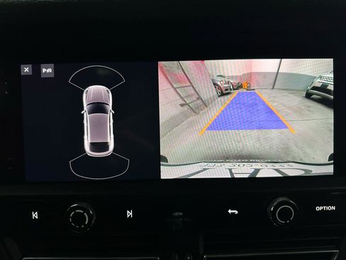 Used 2023 Porsche Macan image 20