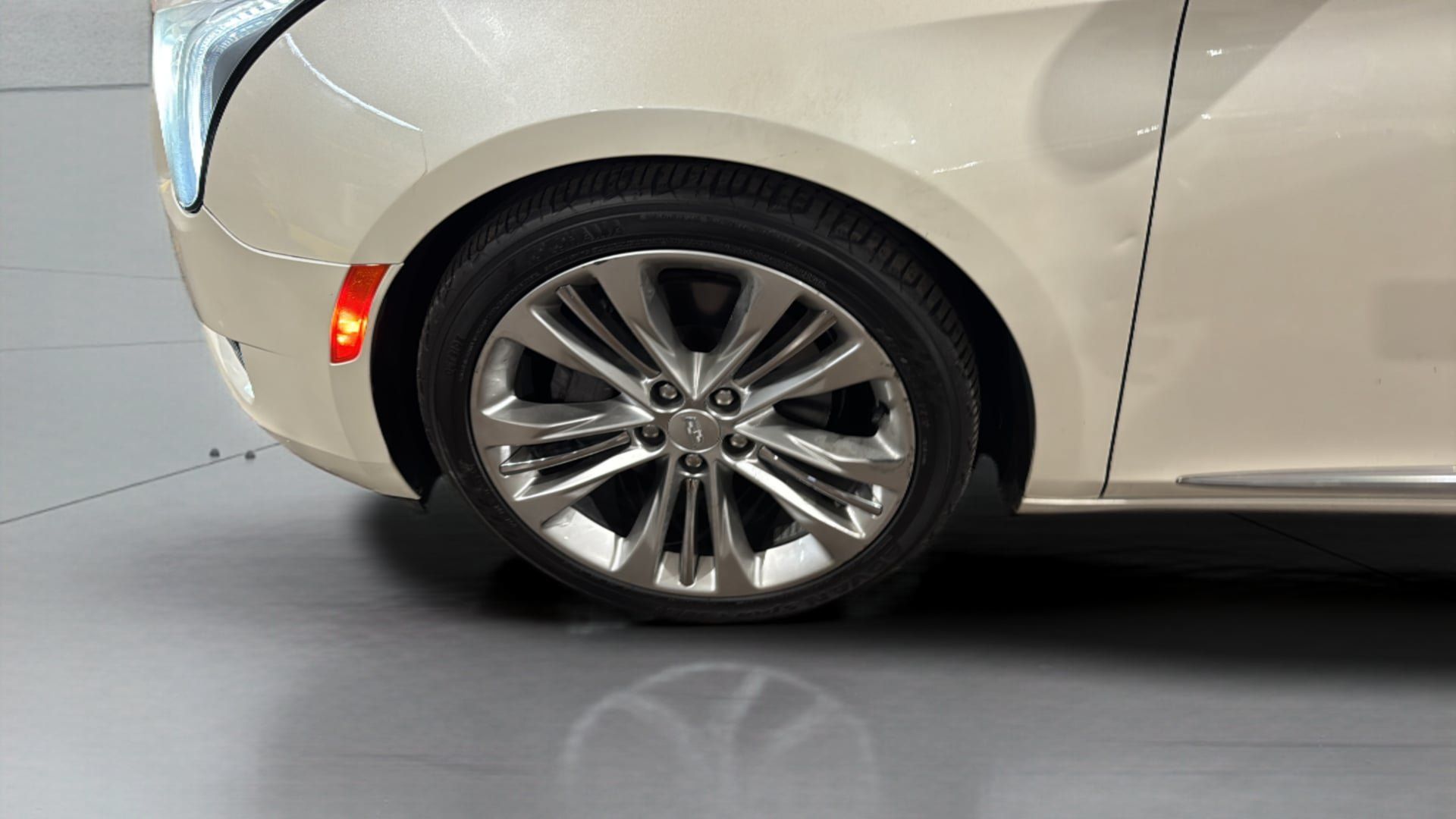 Used 2014 Cadillac XTS Vsport Premium w/ Driver Assist Package AWD/4WD image 35