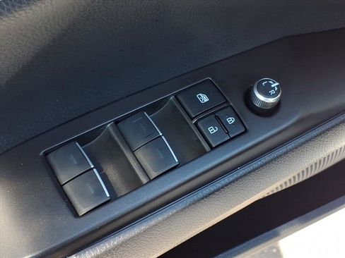 Used 2023 Toyota Camry XSE image 12