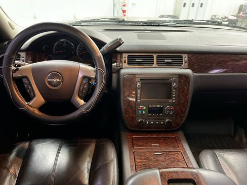 Used 2008 GMC Yukon XL Denali AWD/4WD image 10