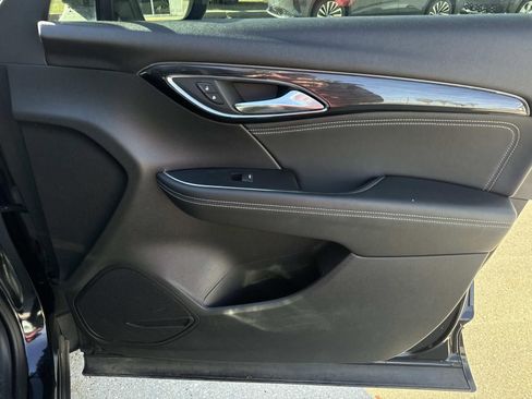 Used 2022 Buick Envision Essence w/ Sport Touring Package FWD image 13
