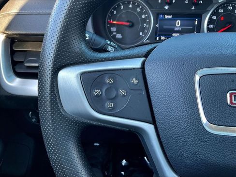 Used 2024 GMC Terrain SLE image 21