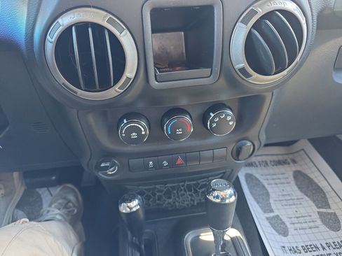 Used 2015 Jeep Wrangler Sport w/ Connectivity Group image 13