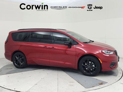 New 2026 Chrysler Pacifica Limited