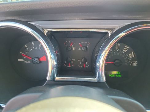 Used 2005 Ford Mustang Coupe image 25