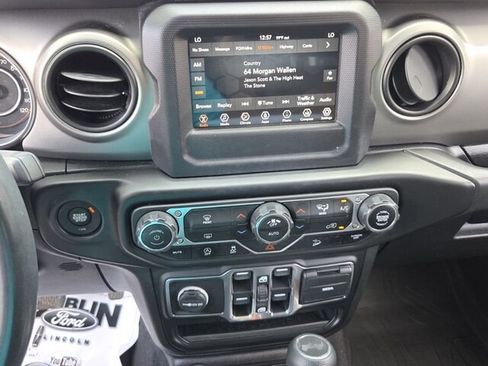 Used 2020 Jeep Wrangler Unlimited Sport AWD/4WD image 19