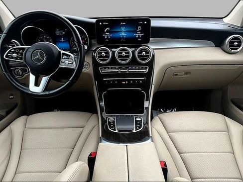 Used 2021 Mercedes-Benz GLC 300 4MATIC image 10
