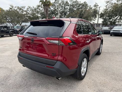 Used 2020 Toyota RAV4 XLE w/ Convenience Package image 6