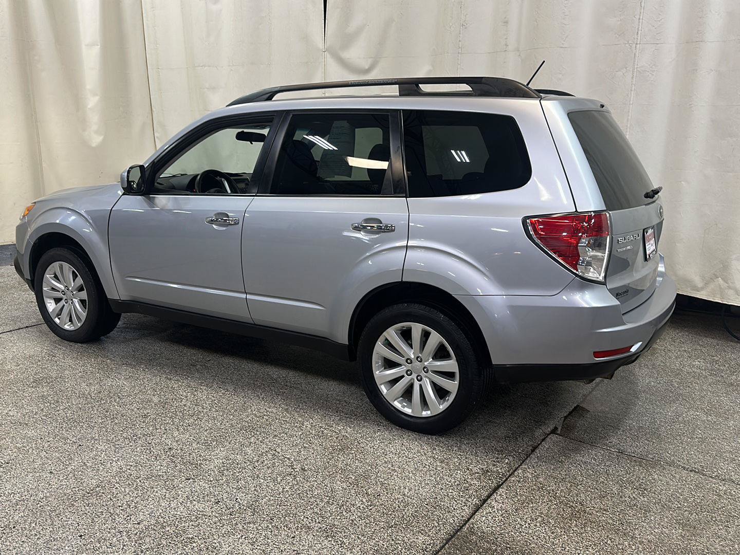 Used 2013 Subaru Forester 2.5X Premium AWD/4WD image 3