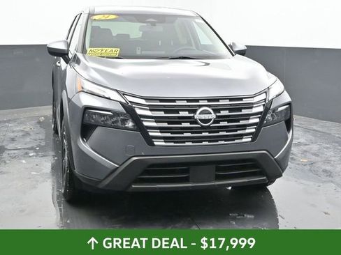 Used 2024 Nissan Rogue SV image 4