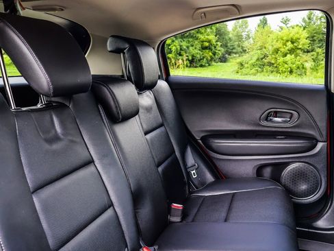 Used 2020 Honda HR-V Touring image 24