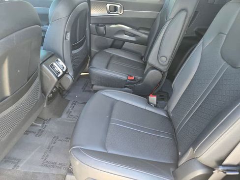 Used 2021 Kia Sorento EX FWD image 13
