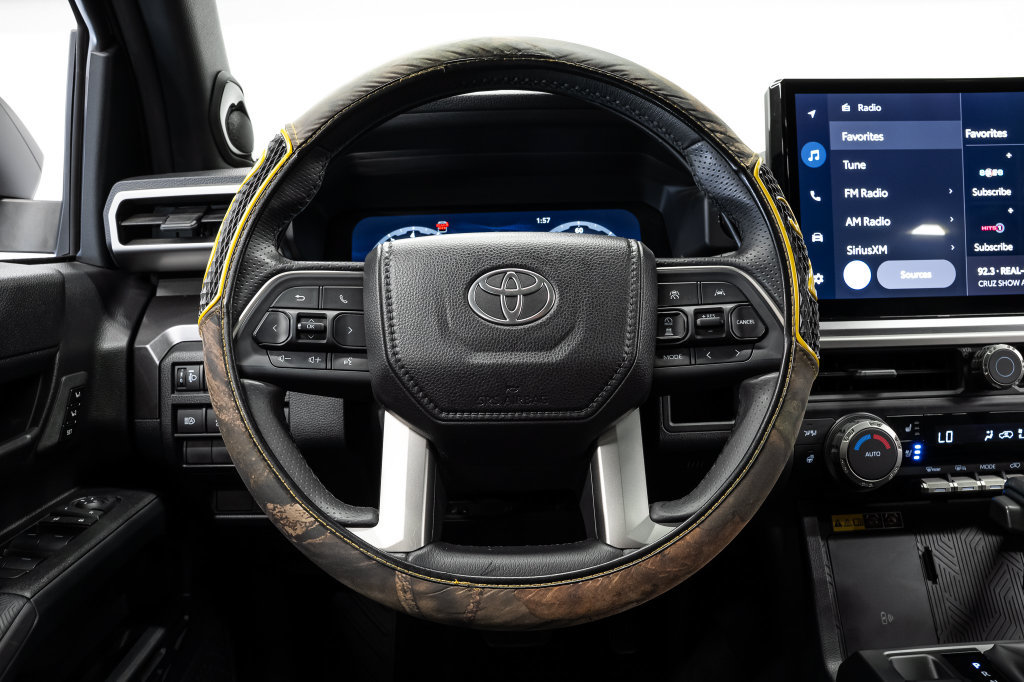 Used 2025 Toyota 4Runner TRD Off-Road Premium AWD/4WD image 25