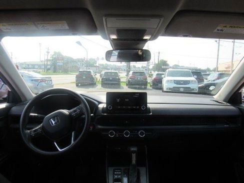 Used 2023 Honda CR-V LX image 17