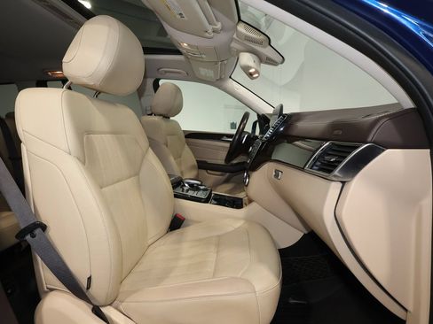 Used 2017 Mercedes-Benz GLS 450 4MATIC image 19