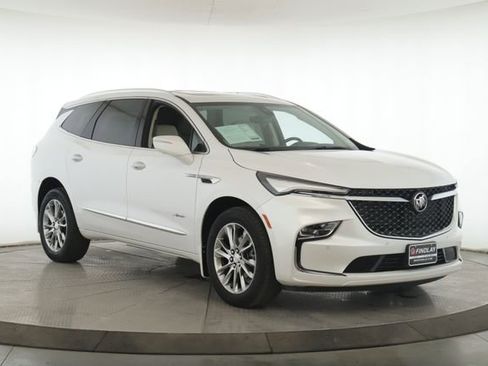 Used 2022 Buick Enclave Avenir w/ Avenir Technology Package image 2