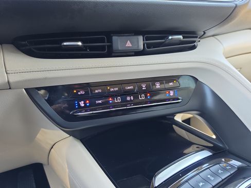 Certified 2023 Buick Envision Avenir FWD image 29