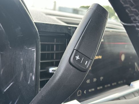 Used 2025 GMC Sierra 1500 SLT AWD/4WD image 19
