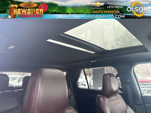 Used 2020 Ford Explorer Platinum w/ Premium Technology Package image 40