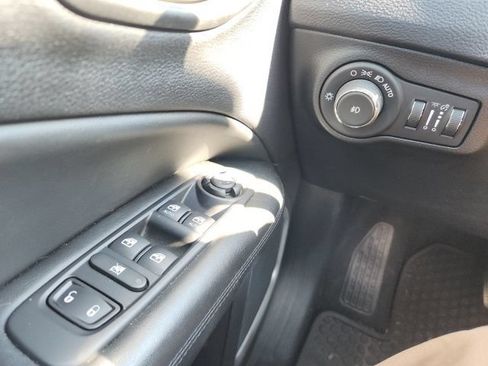 Used 2020 Jeep Compass Latitude AWD/4WD image 23