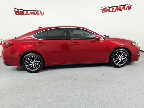 Used 2017 Lexus ES 350 w/ Luxury Package FWD image 4