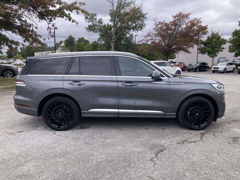 Used 2021 Lincoln Aviator Reserve w/ Equipment Group 210A image 2