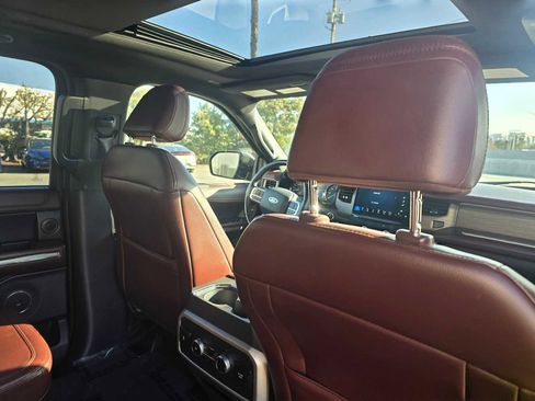 Used 2023 Ford Expedition Limited image 15