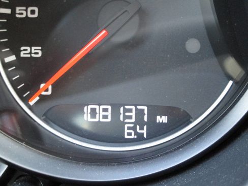 Used 2014 Porsche Cayenne Diesel Platinum Edition image 17