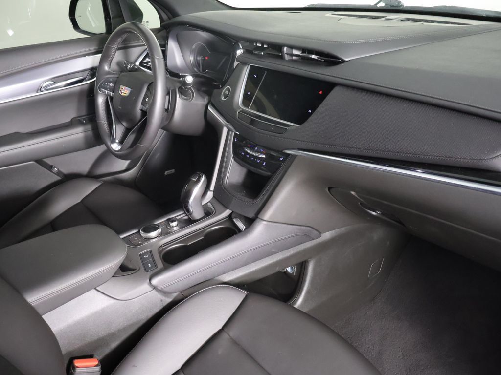Used 2024 Cadillac XT6 Luxury w/ LPO, Floor Liner Package AWD/4WD image 28