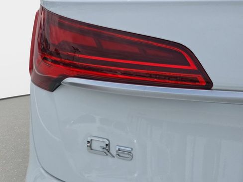 Used 2023 Audi Q5 2.0T Premium w/ Convenience Package AWD/4WD image 29