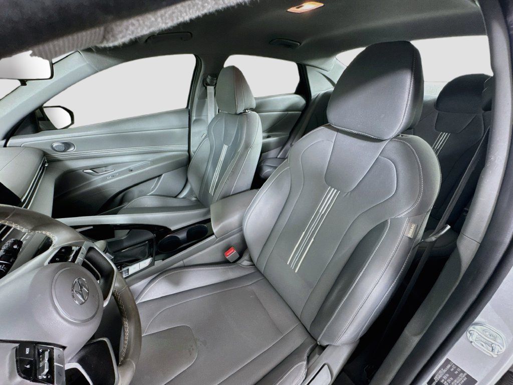 Used 2023 Hyundai Elantra SEL w/ Convenience Package FWD image 22