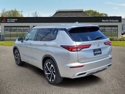 Used 2024 Mitsubishi Outlander SEL AWD/4WD image 3
