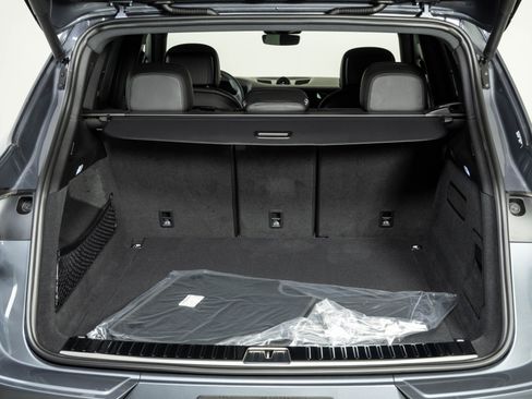 New 2026 Porsche Cayenne AWD/4WD image 31