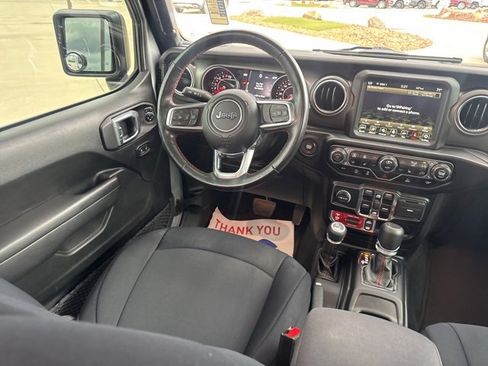 Certified 2022 Jeep Gladiator Rubicon w/ Cold Weather Group image 17