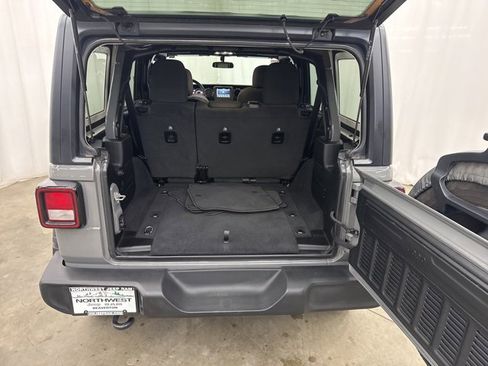 Used 2021 Jeep Wrangler Unlimited Sport image 23