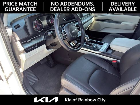 Used 2024 Kia Carnival LX FWD image 28