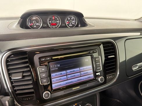 Used 2013 Volkswagen Beetle 2.0T image 25