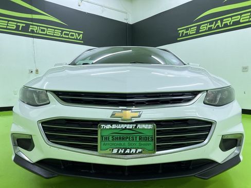 Used 2018 Chevrolet Malibu LT FWD image 3