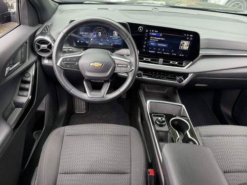 Used 2026 Chevrolet Equinox LT AWD/4WD image 12