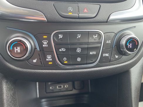 Used 2024 Chevrolet Equinox LT image 35