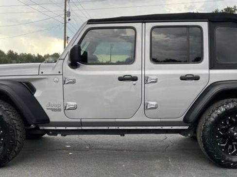 Used 2020 Jeep Wrangler Unlimited Sport S AWD/4WD image 2