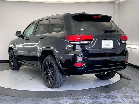 Used 2020 Jeep Grand Cherokee Altitude AWD/4WD image 3