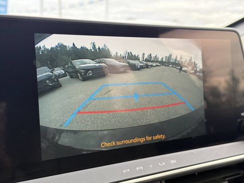Used 2023 Toyota Prius XLE AWD/4WD image 17