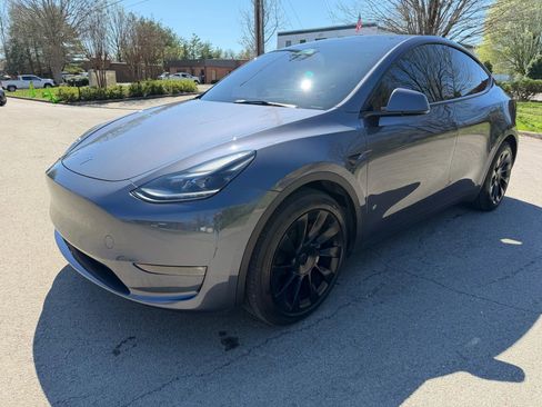 Used 2023 Tesla Model Y Long Range image 8