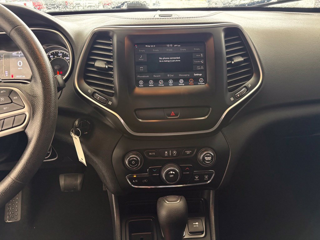 Used 2020 Jeep Cherokee Latitude FWD image 7